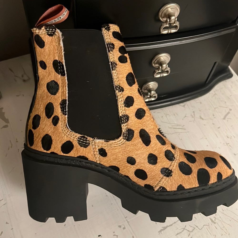 Scotch and Soda leopard print booties with chunky heel size US 6